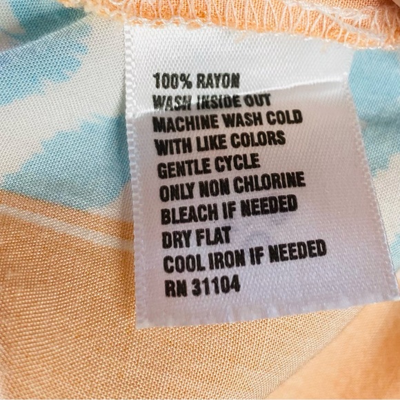 Crown & Ivy Tank Top M Coastal Beach Ruffle Cruise Preppy Flowy Chevron Stripe - Picture 5 of 6